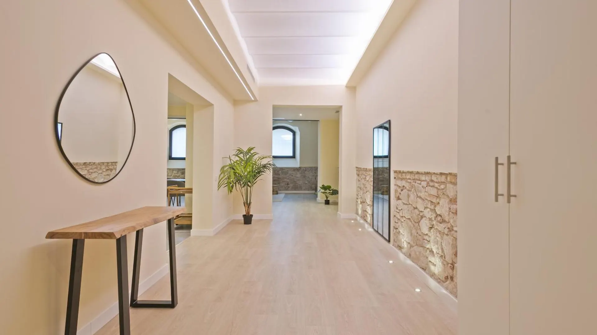 Ola Living Diagonal II Apartments Barcelona