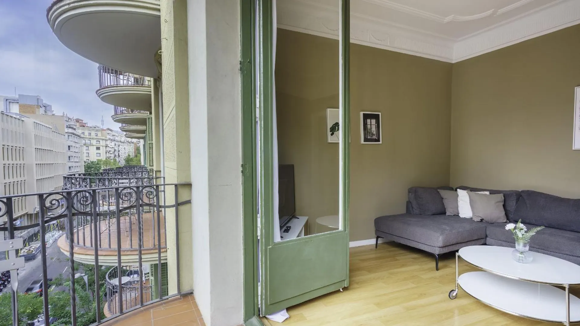 Ola Living Diagonal II Apartments Barcelona